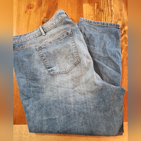 Torrid Womens Jeans Size 26.  Faded blue with more stonewash on front. - Picture 2 of 5